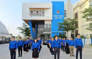 Tuổi trẻ Cần Thơ trang trọng tổ chức lễ chào cờ chào mừng Đại hội Đại biểu Toàn quốc lần thứ XIV của Đảng