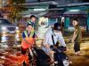 Tuổi trẻ Cái Khế chung tay hỗ trợ người dân mùa triều cường